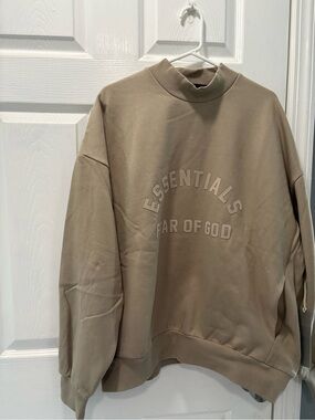 Fear of God Essentials Crewneck Sweatshirt in Taupe M BNWT C-38